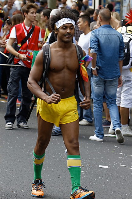 Gay pride Paris JUN13-103
